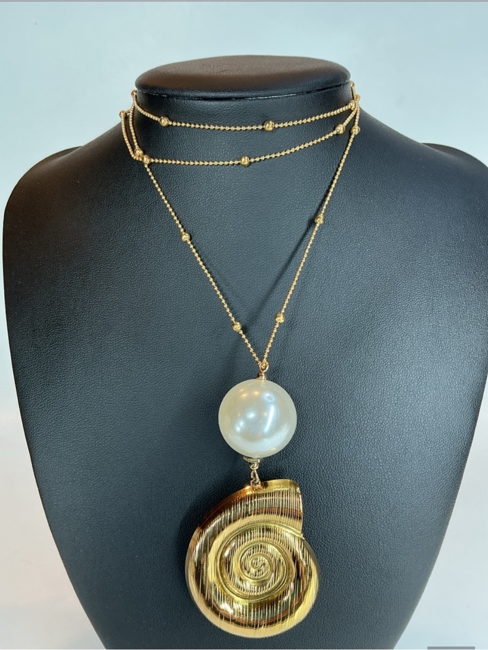 Mayamar Shell Pendant Necklace with Pearl Accent
